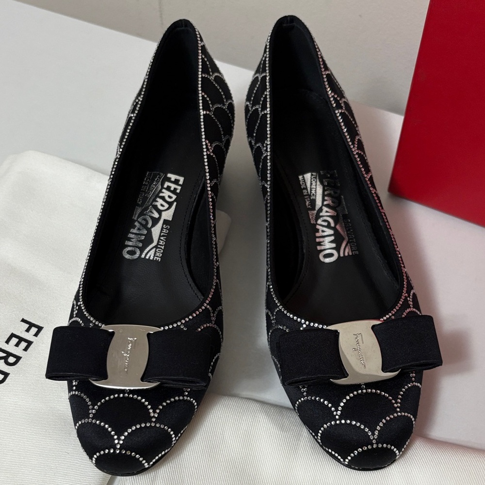 Salvatore Ferragamo Fish Scale Block Heel Pumps - Picture 3 of 10